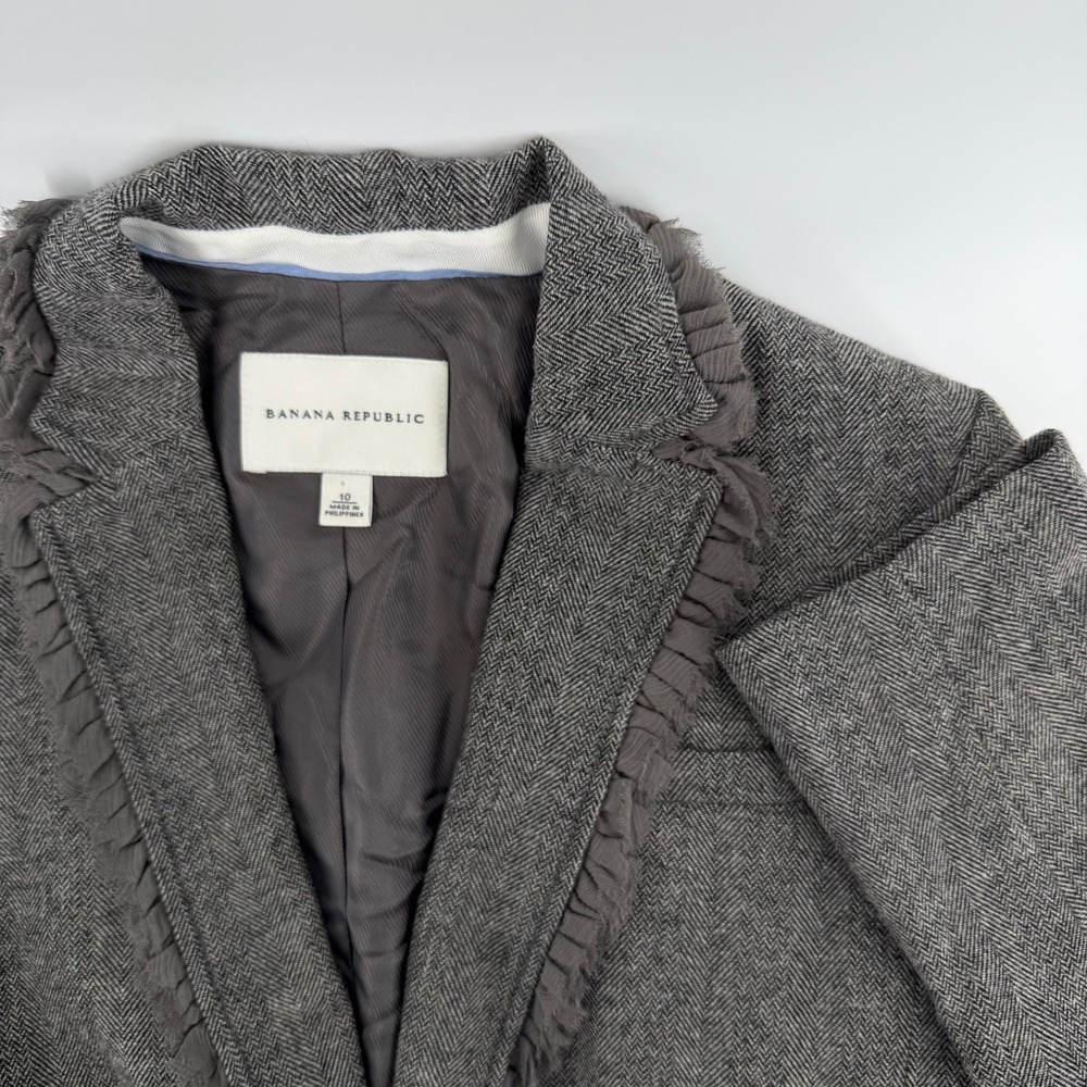 Banana Republic Women's Gray‎ Herringbone Blazer Jacket Size 10 Ruffled Collar